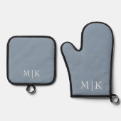 Dusty Blue en White | Modern monogram Ovenwant & Pannenlap Set (Voorkant)