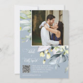 Dusty Blue Eucalyptus Leaves Wedding QR Code Foto Kaart (Achterkant)