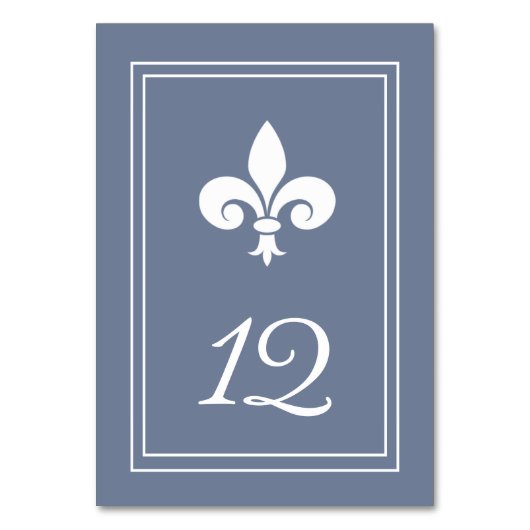 Dusty Blue Fleur de Lis Table Number Kaart (Achterkant)