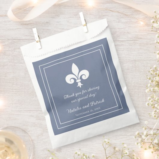 Dusty Blue Fleur de Lis Wedding Favor Bags Bedankzakje (Geknipt)