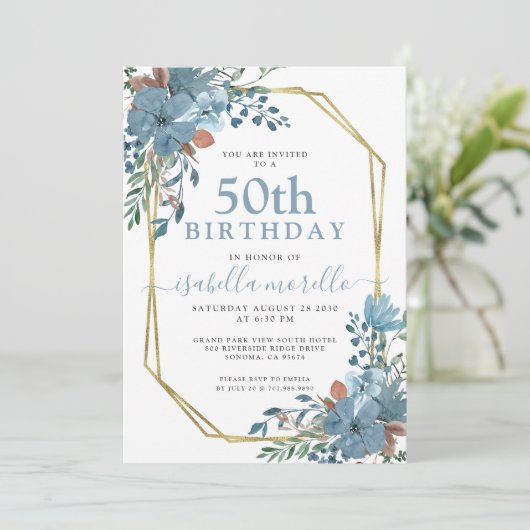 Dusty Blue Floral 50th Birthday Invitation Kaart (Staand voorkant)