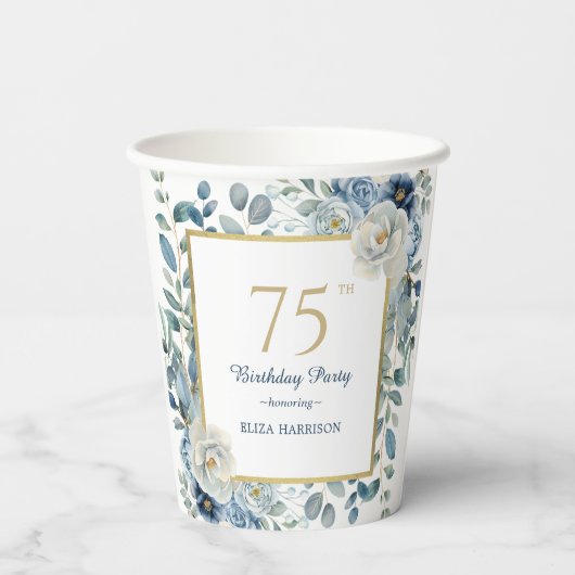 Dusty Blue Floral 75th Birthday Papieren beker (Achterkant)