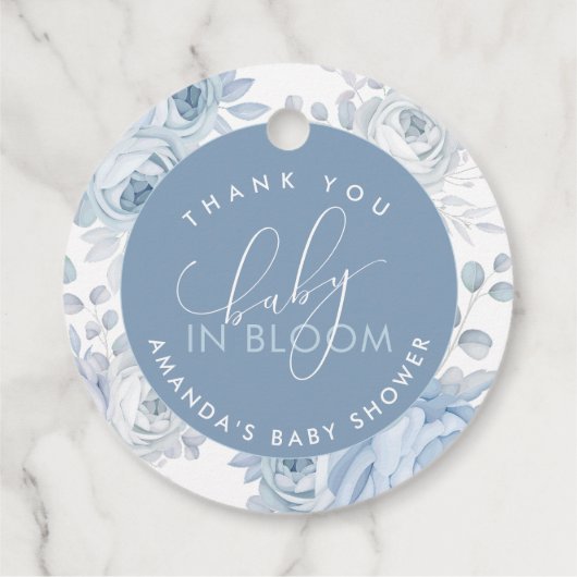 Dusty Blue Floral Baby in Bloom Baby shower Bedankjes Labels (Achterkant)