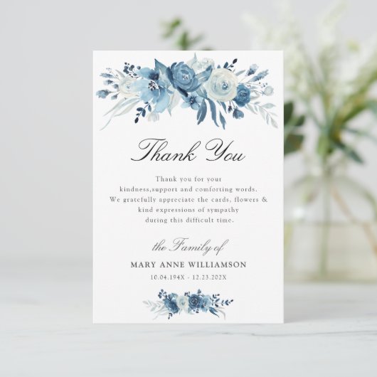 dusty blue floral begrafenis bedankt voor je opmer (Staand voorkant)