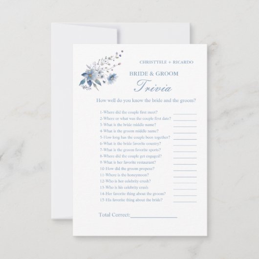 Dusty blue floral bride & Groom Trivia Game Kaart (Voorkant)