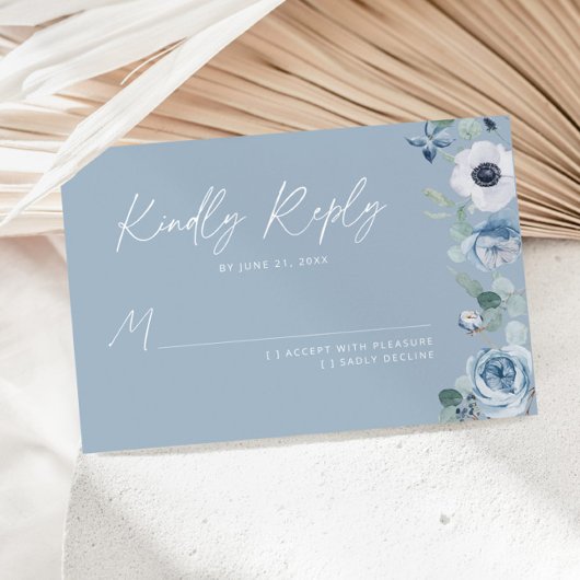 Dusty blue floral bruiloft RSVP kaartje