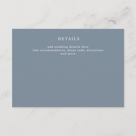 Dusty Blue Floral Crest Monogram Bruiloft Informatiekaartje (Achterkant)