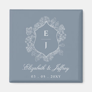 Dusty Blue Floral Crest Monogram Bruiloft Magneet