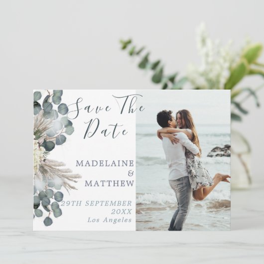 Dusty Blue Floral Eucalyptus Elegant Bruiloft Save The Date (Staand voorkant)