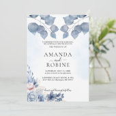 Dusty Blue Floral Eucalyptus Huwelijksuitnodiging Kaart (Staand voorkant)