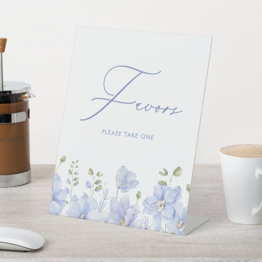 Dusty Blue Floral Favors Vrijgezellenfeest Reclamebord Met Voetstuk (Insitu)