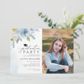 Dusty Blue Floral Foto Graduation Party Kaart (Staand voorkant)