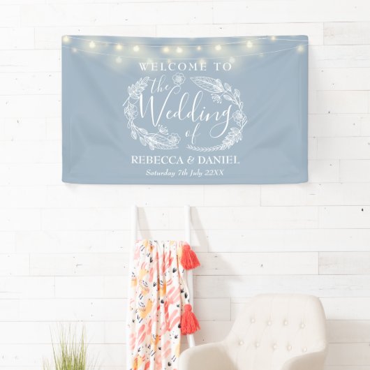 Dusty Blue Floral Garland Script bruiloft Spandoek (Insitu)
