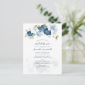 Dusty Blue Floral Greenery Vrijgezellenfeest Uitnodiging Briefkaart (Staand voorkant)