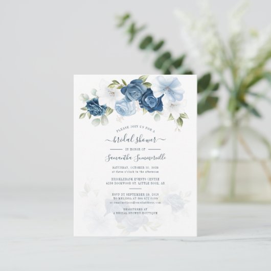 Dusty Blue Floral Greenery Vrijgezellenfeest Uitnodiging Briefkaart (Staand voorkant)