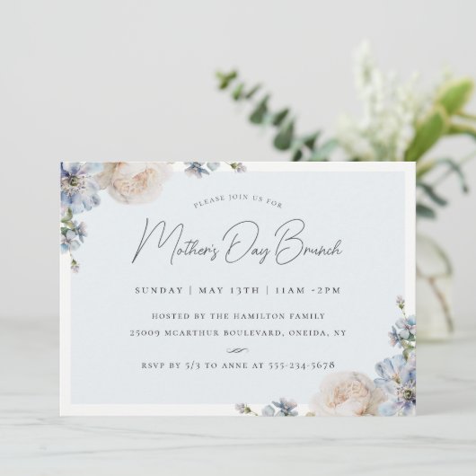 Dusty Blue Floral Moederdag Brunch Kaart (Staand voorkant)