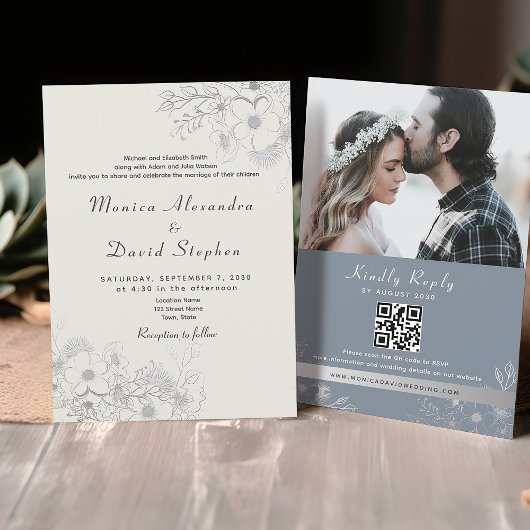 Dusty Blue Floral QR All-in-One Wedding Invite Kaart