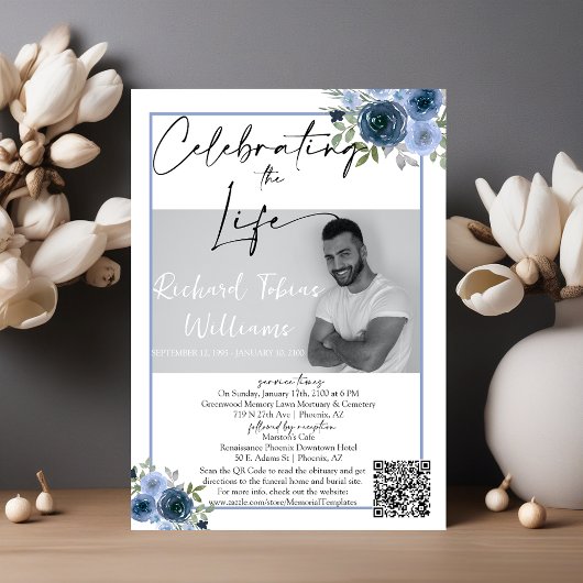 Dusty Blue Floral QR Code Memorial Foto Funeral Kaart