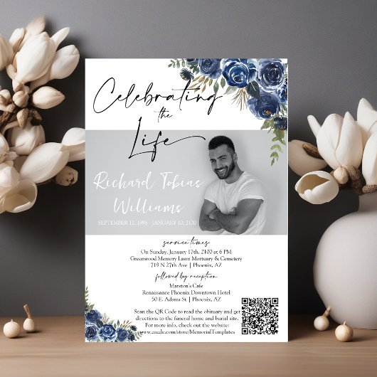 Dusty Blue Floral QR Code Memorial Foto Funeral Kaart