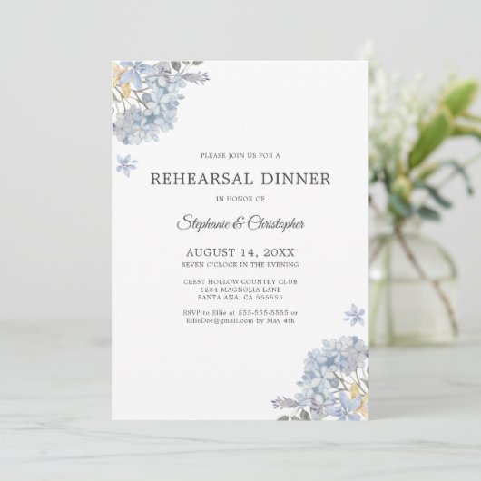 Dusty Blue Floral Rehearsal Dinner Kaart (Staand voorkant)