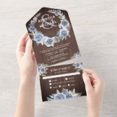 Dusty Blue Floral Roos Garland Rustic Wood Wedding All In One Uitnodiging (Afscheurbaar)