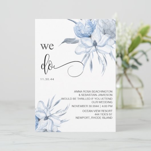 *~* Dusty Blue Floral RSVP - QR Roos AR15 WEDDING Kaart (Staand voorkant)