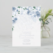 Dusty Blue Floral Sweet 16 Butterfly Silver Folie Uitnodiging (Staand Voorkant)