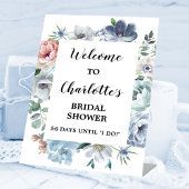 Dusty Blue Floral Vrijgezellenfeest Welkom Reclamebord Met Voetstuk