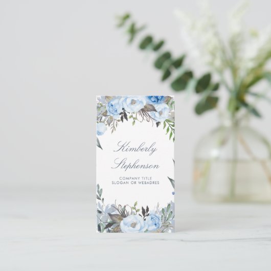 Dusty Blue Floral Waterverf Elegant Visitekaartje (Staand voorkant)