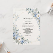 Dusty Blue Floral Wedding Ceremony Program Kaart (Voorkant / Achterkant in situ)