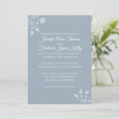 Dusty Blue Floral Wedding Invitation Kaart (Staand voorkant)
