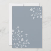 Dusty Blue Floral Wedding Invitation Kaart (Achterkant)
