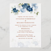 Dusty Blue Floral Wedding Roos Gold Folie Uitnodiging (Voorkant)