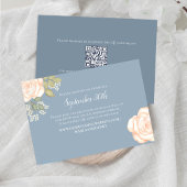 Dusty Blue Floral Wedding RSVP QR Code Kaartje