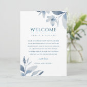 Dusty Blue Floral Wedding Welcome & Itinerary Kaar Kaart (Staand voorkant)