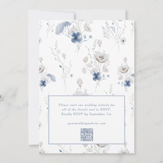 Dusty Blue Floral Wildflower QR Code RSVP Wedding Kaart (Achterkant)