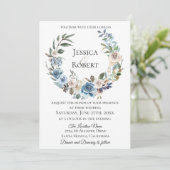 Dusty Blue Floral Wreath Wedding Invitation Kaart (Staand voorkant)