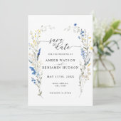 Dusty Blue Floral Wreath Wedding Save the Date Kaart (Staand voorkant)