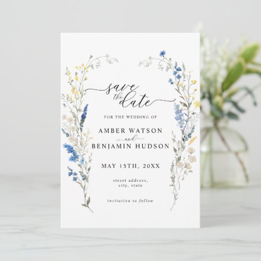 Dusty Blue Floral Wreath Wedding Save the Date Kaart (Staand voorkant)