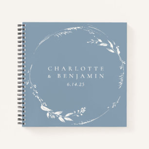 Dusty Blue Floral Wreatmonogram op maat Notitieboek