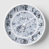 Dusty Blue Flowering White Moderne Dial Clock (Voorkant)