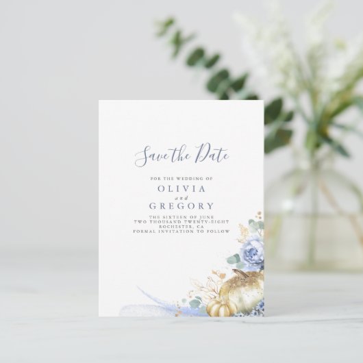 Dusty Blue Flowers en Pompoenen sparen de datum Aankondigingskaart (Staand voorkant)
