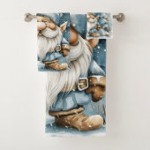 Dusty Blue Gnome en kerstbomen Bad Handdoek (Insitu)