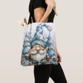 Dusty Blue Gnome en kerstbomen Tote Bag (Dichtbij)