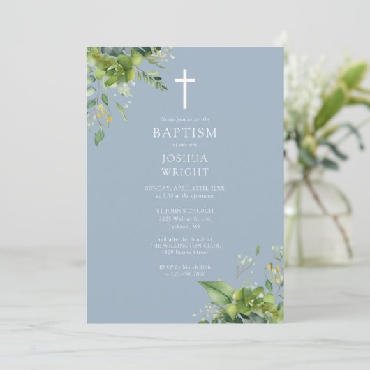 Dusty Blue Greenery Monogram Doop Doopsel Kaart (Staand voorkant)