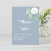 Dusty Blue Greenery Monogram Wedding Kaart (Staand voorkant)