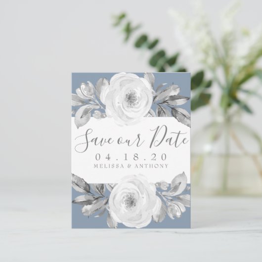 Dusty Blue Grey Floral Diamond Bewaar de datum Aankondigingskaart (Staand voorkant)