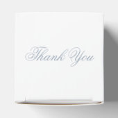 Dusty Blue Grey Monogram Crest Bedankdoosjes (Bovenkant)