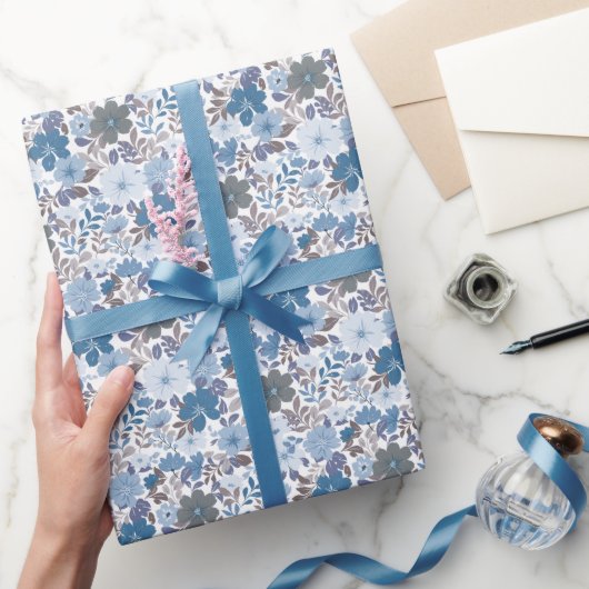 Dusty Blue & Grey Winter Sky Bloementuin Cadeaupapier (Geschenken)