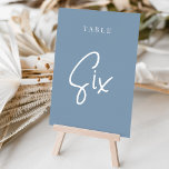 Dusty Blue Hand Scripted Table SIX Kaart<br><div class="desc">Eenvoudige en chic table number kaarten in Dusty Blue en white maken een elegante verklaring bij uw bruiloft of gebeurtenis. Het ontwerp kenmerkt "lijst [aantal]"in een eyecatching mengeling van klassieke serif en handgeschreven manuscript het schrijven. Het ontwerp herhaalt zich aan beide zijden. Afzonderlijk genummerde kaarten worden apart verkocht; beveel elk...</div>